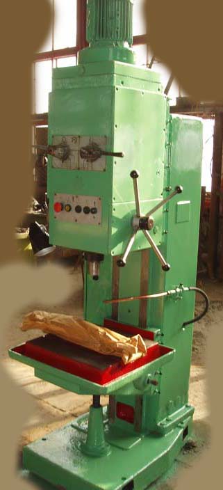 2Н135 Фото сверлильного верстата